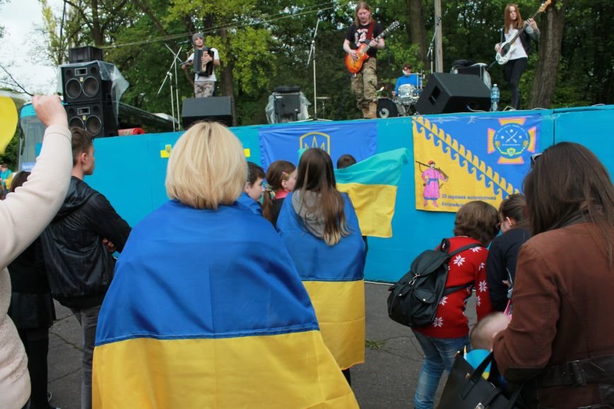 Сотні мешканців м. Селидове зібралися на патріотичному концерті, фото-37