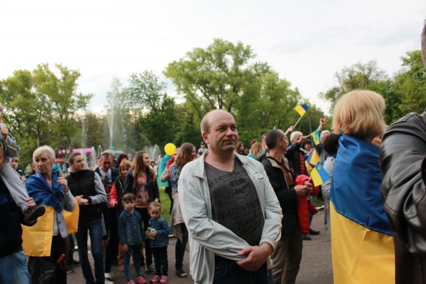 Сотні мешканців м. Селидове зібралися на патріотичному концерті, фото-40