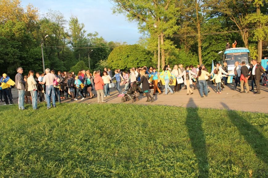 Сотні мешканців м. Селидове зібралися на патріотичному концерті, фото-48