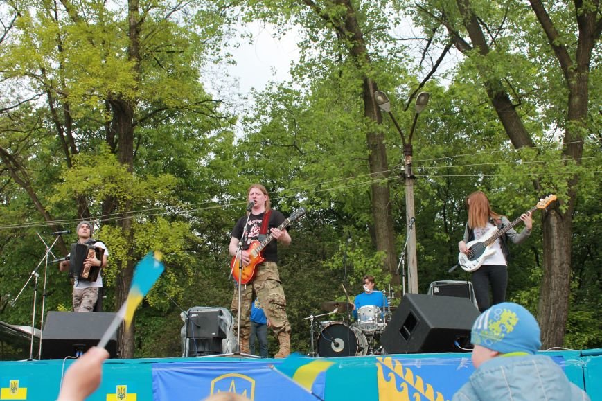 Сотні мешканців м. Селидове зібралися на патріотичному концерті, фото-41