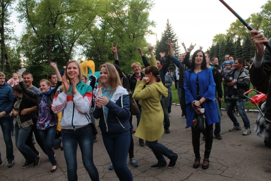 Сотні мешканців м. Селидове зібралися на патріотичному концерті, фото-10