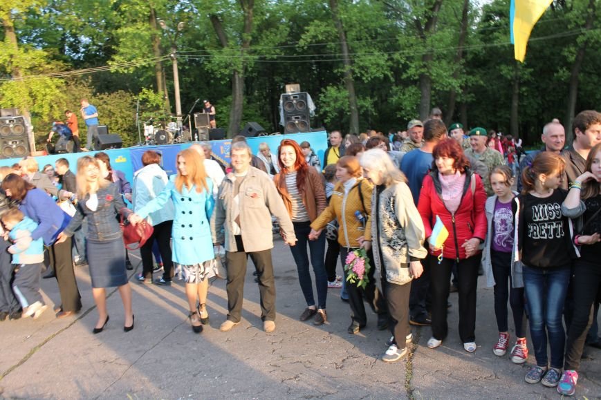 Сотні мешканців м. Селидове зібралися на патріотичному концерті, фото-21