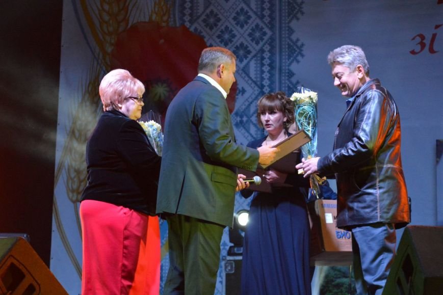 Alyosha поздравила Новогродовку с 77-летием, фото-4