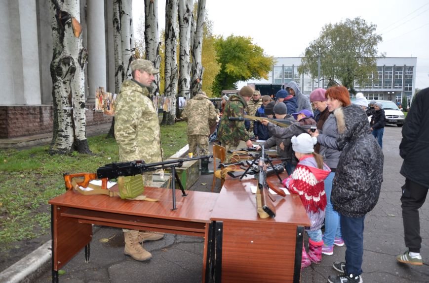 День захисника України масштабно відзначили у Покровську, фото-9