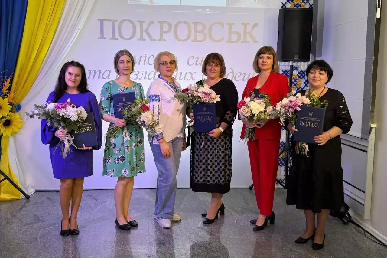 Нові видання для поповнення книжкового фонду отримала Покровська бібліотека