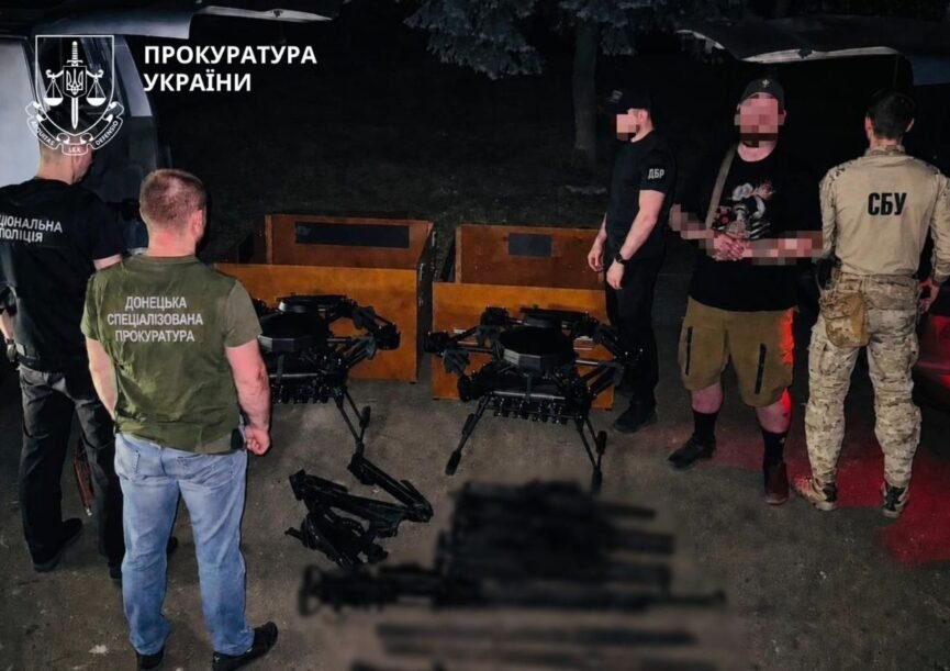 За викрадення двох дронів та збут зброї судитимуть військовослужбовця з Донеччини