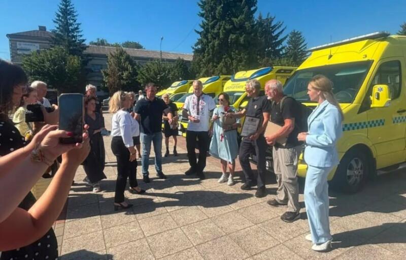 Автомобіль отримали представники прифронтової громади Донеччини