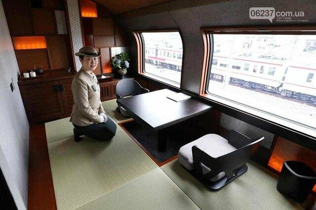В Японии запустили самый дорогой поезд в мире, фото-1