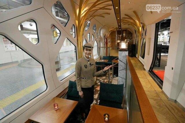 В Японии запустили самый дорогой поезд в мире, фото-4