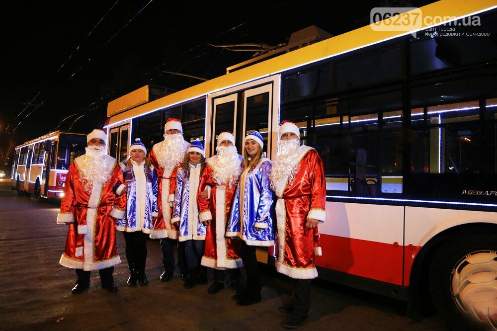 "Свято наближається": в Одесі пройшов парад новорічних тролейбусів (фото, відео), фото-6
