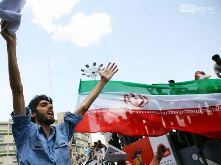 Акции против насилия проходят в Иране, фото-3