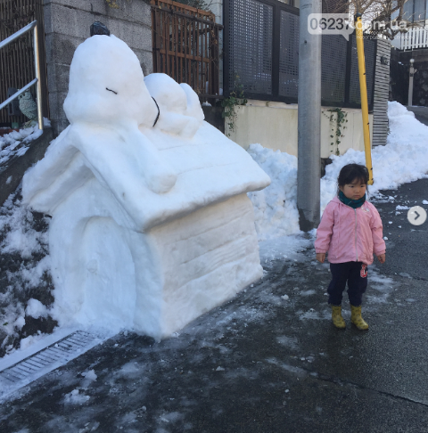 Годзилла и миньоны – жители Японии лепят невероятных снеговиков, фото-5