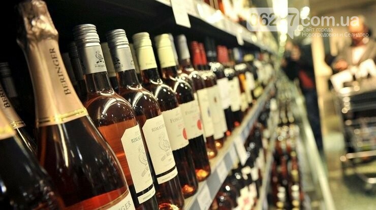 Порошенко утвердил разрешение местным властям устанавливать запрет на продажу алкоголя, фото-1