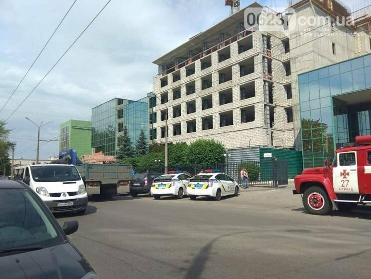 В Харькове полиция ищет взрывчатку в четырех бизнес-центрах, фото-1