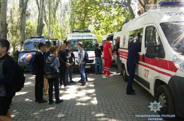 Из школы в Николаеве госпитализировали 36 детей, еще более 350 эвакуировали, фото-1