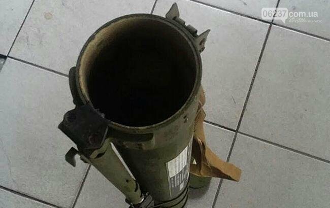 В Донецкой области мужчина с психическим заболеванием стрелял из гранатомета в детскую амбулаторию , фото-1