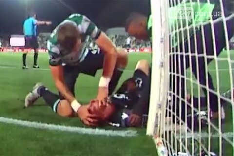 "Герой": сеть восхитил португальский футболист, который прямо на поле спас жизнь вратарю, фото-3