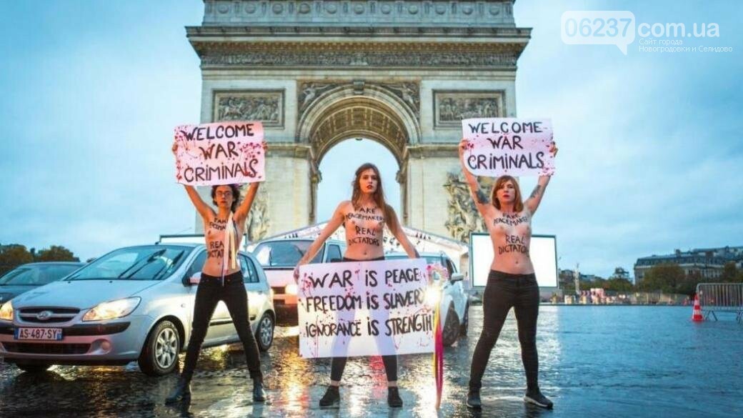 Активистки Femen обнажились у Триумфальной арки в Париже, фото-1