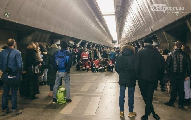 В Киеве на перроне станции метро "Дворец спорта" умерла 9-летняя девочка, фото-1