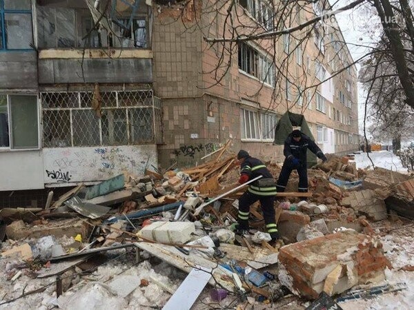Взрыв в Фастове: спасатели достали из-под завалов тела двух погибших, фото-1
