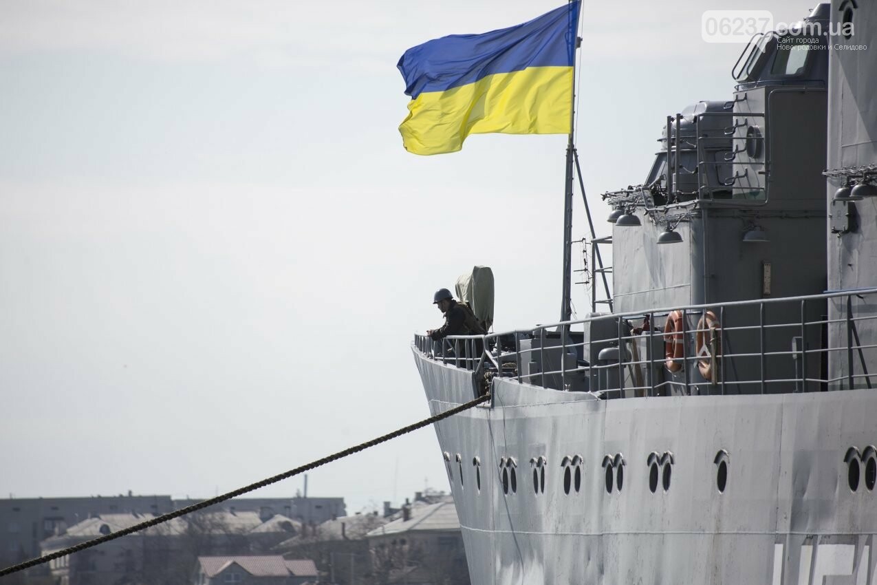Украинские корабли вновь проходят через Керченский пролив, фото-1