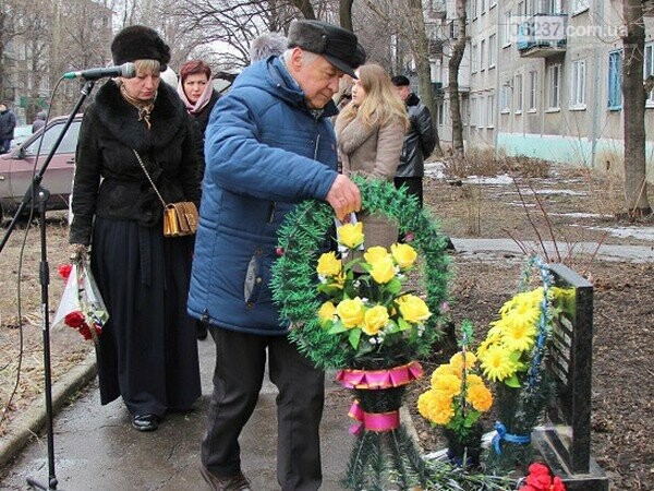 В Горняке почтили память погибших во время обстрела 13 февраля 2015 года, фото-1