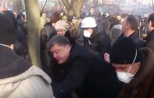 Появилось видео, как Порошенко не выносил раненых из Мариинского парка, фото-1