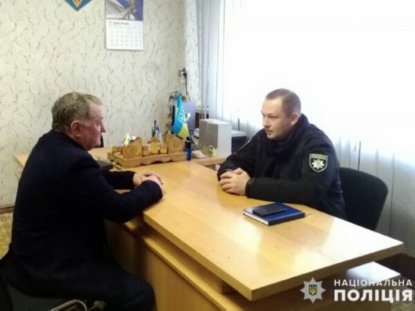 Новый начальник Селидовского отделения полиции пообщался с жителями Горняка, фото-1