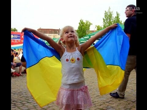 Украинцы назвали главные ценности, которые хотят передать потомкам, фото-1