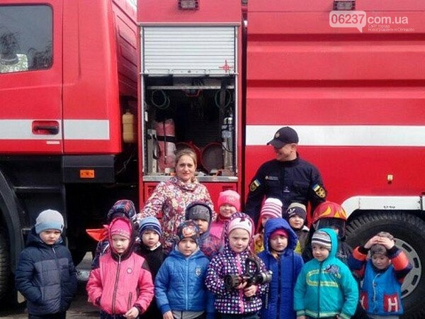 Селидовская детвора побывала на экскурсии в пожарной части, фото-1