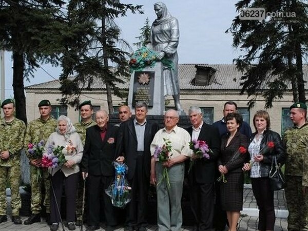 В Новогродовке почтили память погибших во Второй мировой войне, фото-1