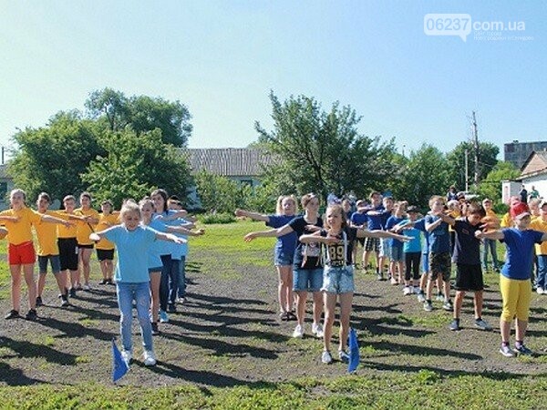 В Новогродовке прошел необычный праздник Последнего школьного звонка, фото-1