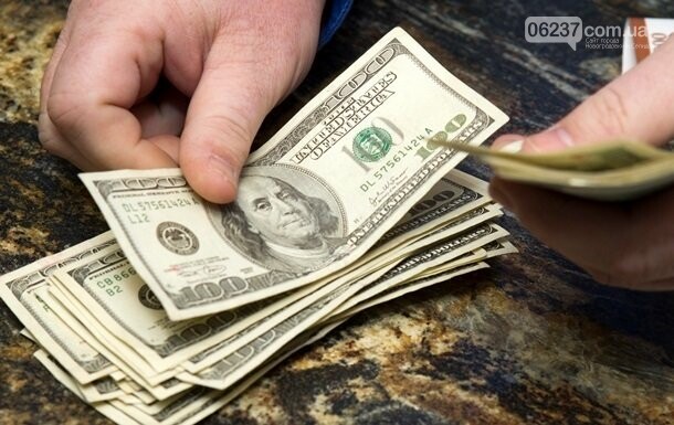Средняя зарплата украинцев достигла $400, фото-1