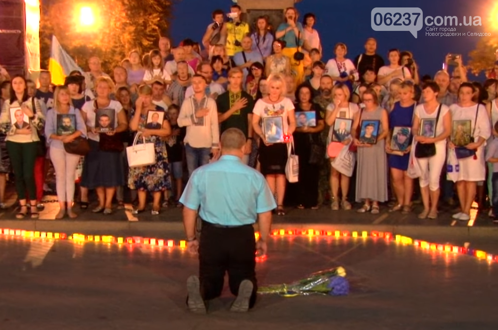 "Украинцы, простите нас!" В Одессе россиянин на коленях раскаялся за Донбасс и Крым, фото-1