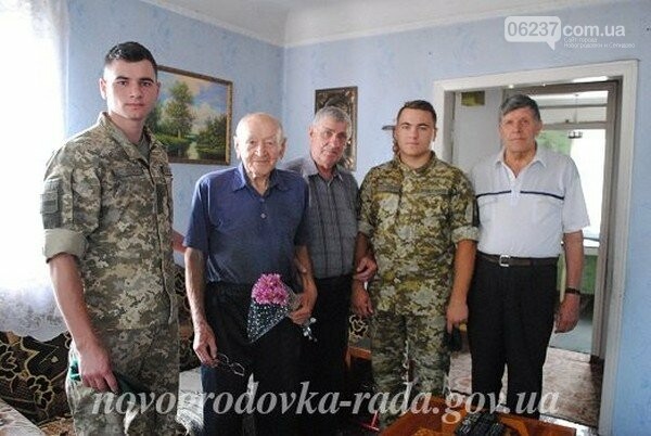 В Новогродовке чествовали ветеранов по случаю Дня освобождения Донбасса, фото-1