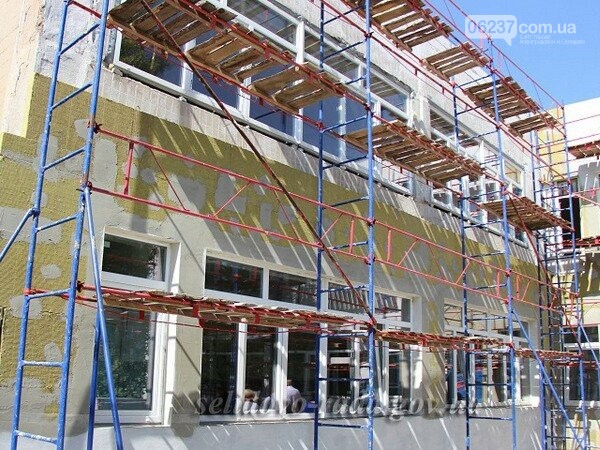 В Селидово продолжаются масштабные ремонты школы, амбулатории, детских садов и ДЮСШ, фото-1