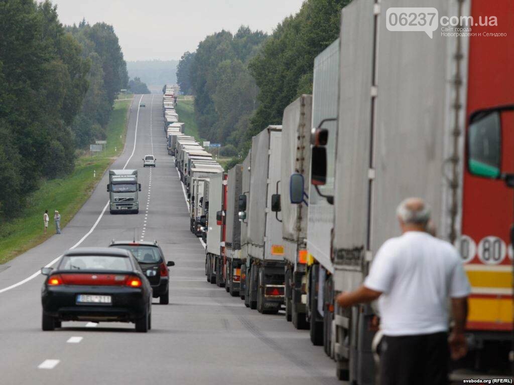 Украина снимает ограничения для жителей Донецкой и Луганской областей по перемещению товаров, фото-1