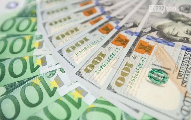 За полгода заробитчане отправили в Украину более пяти миллиардов долларов, фото-1