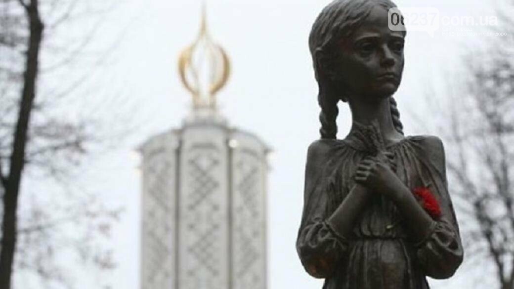В Украине сегодня чтят память жертв Голодоморов, фото-1