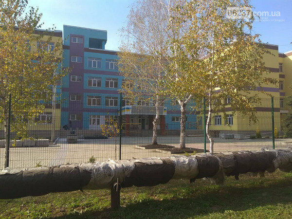 В Селидово близится к завершению капитальный ремонт будущей опорной школы, фото-1