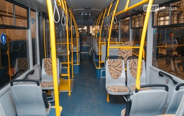В Харькове водитель троллейбуса избил пассажиров трубой, фото-1