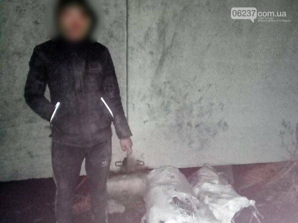 18-летнему парню из Покровска за украденные четыре мешка угля грозит 3 года тюрьмы, фото-1