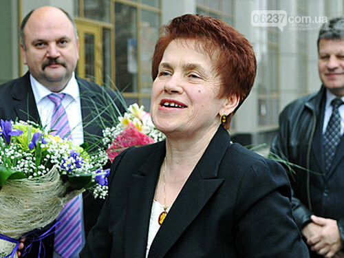Экс-жена Януковича поселилась в Крыму на вилле за $25 миллионов и открыла сеть продуктовых магазинов, фото-1
