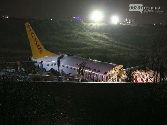 Число пострадавших при крушении самолета в Стамбуле возросло до 120, фото-1