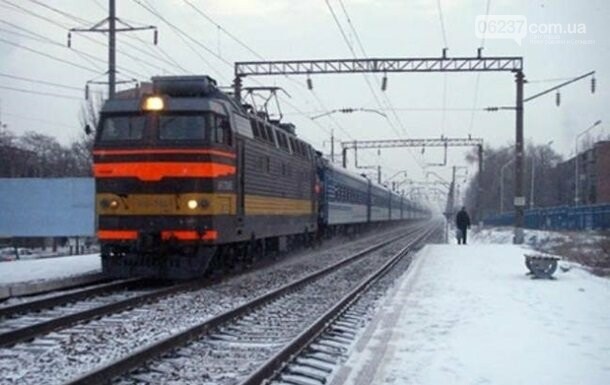 В Киеве поезд насмерть сбил девушку в наушниках, фото-1