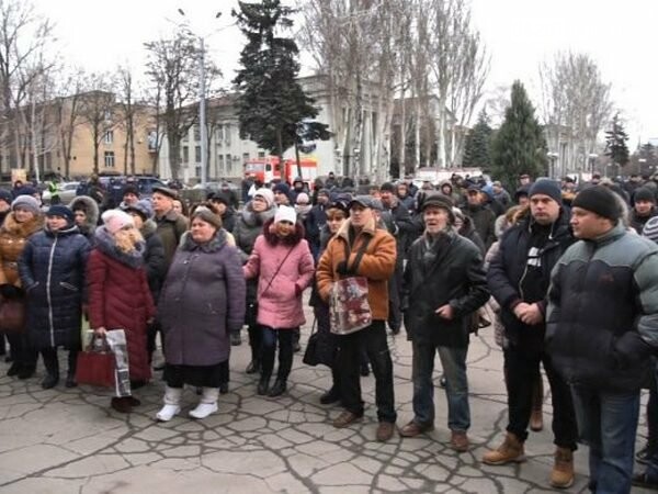 Шахтеры провели акцию протеста на главной площади Покровска, фото-1