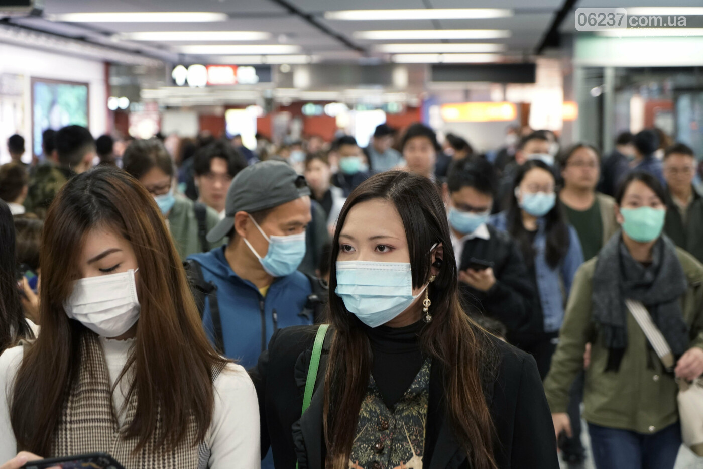 В Китае производство защитных масок превысило 70 млн штук в сутки, фото-1