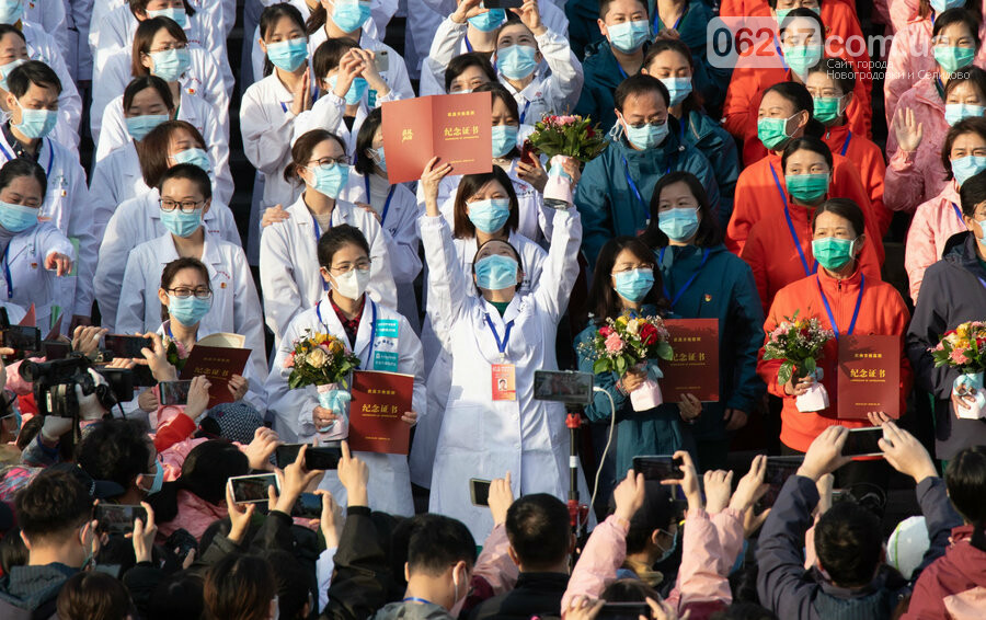 Китай празднует победу: временная больница выписала последнего пациента и закрылась , фото-1