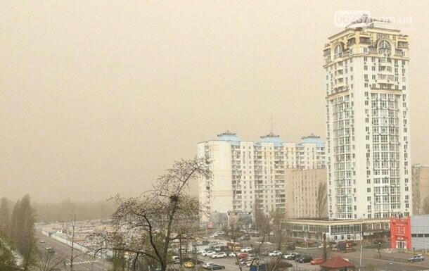 В Киеве из-за пылевой бури пострадали пять человек, фото-1