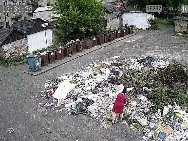 На мусорных площадках в Новогродовке установили видеокамеры, фото-1